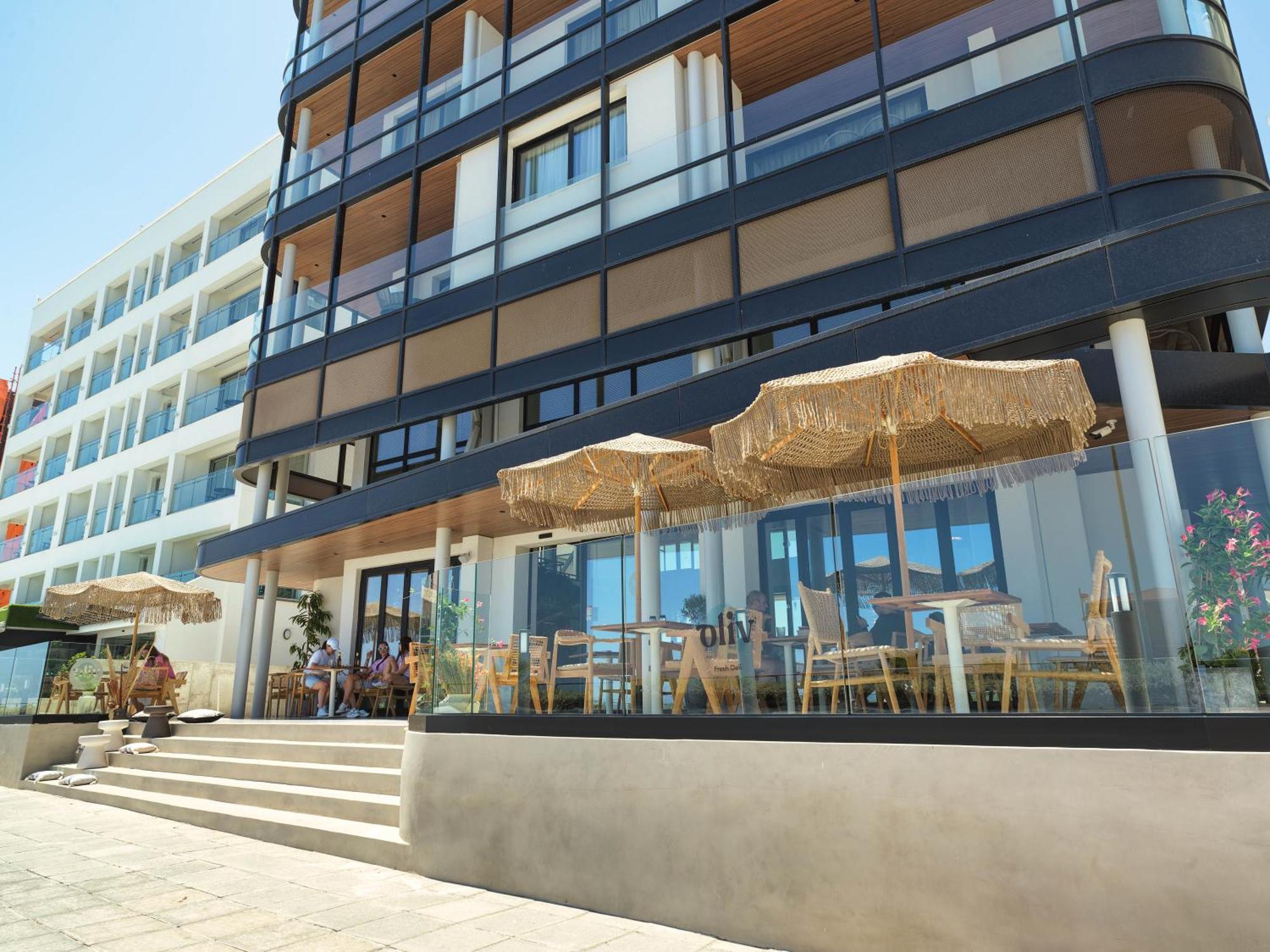 Liv Mackenzie Beach Suites Larnaca Adults Only Εξωτερικό φωτογραφία