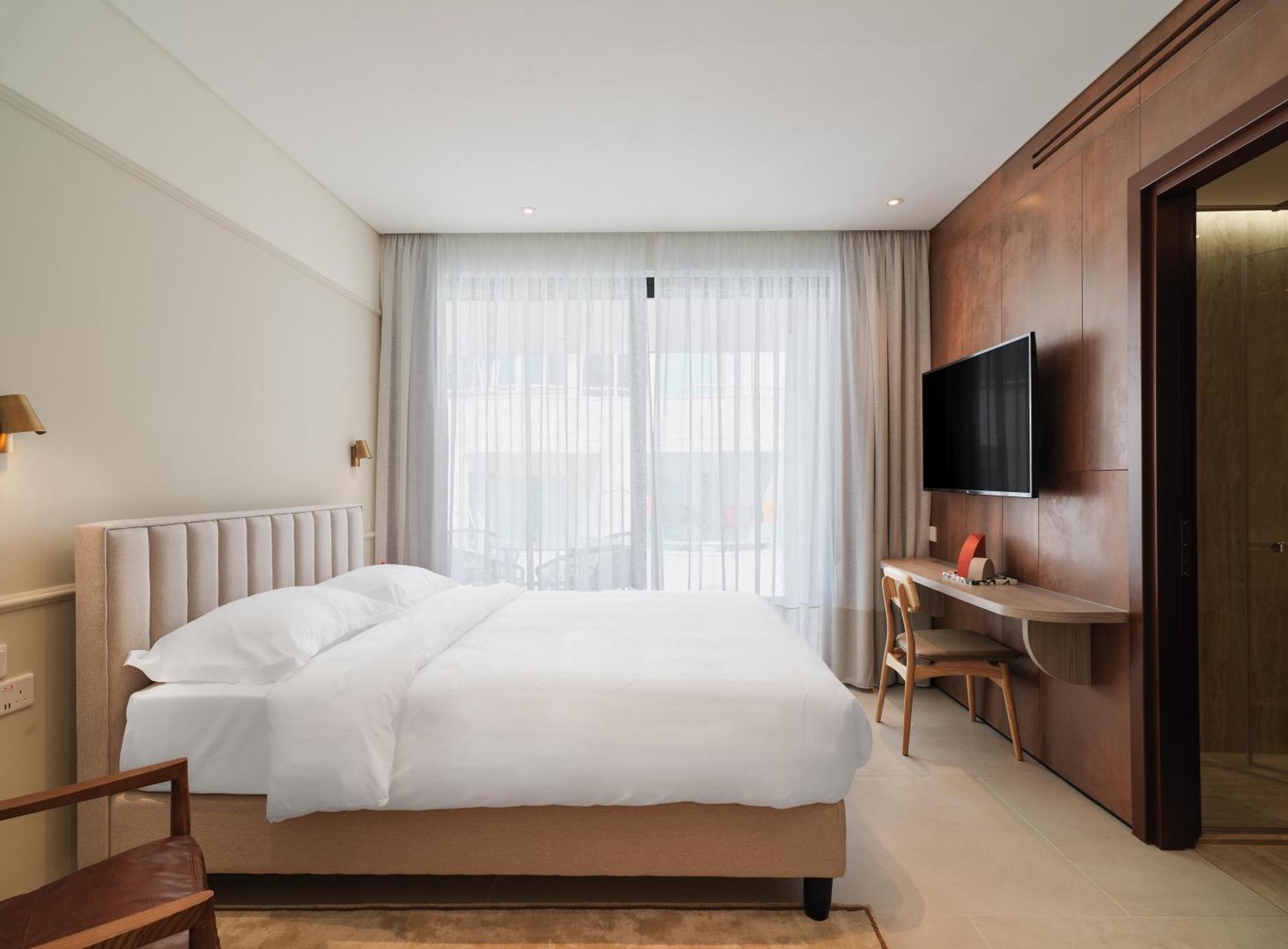 Liv Mackenzie Beach Suites Larnaca Adults Only Εξωτερικό φωτογραφία