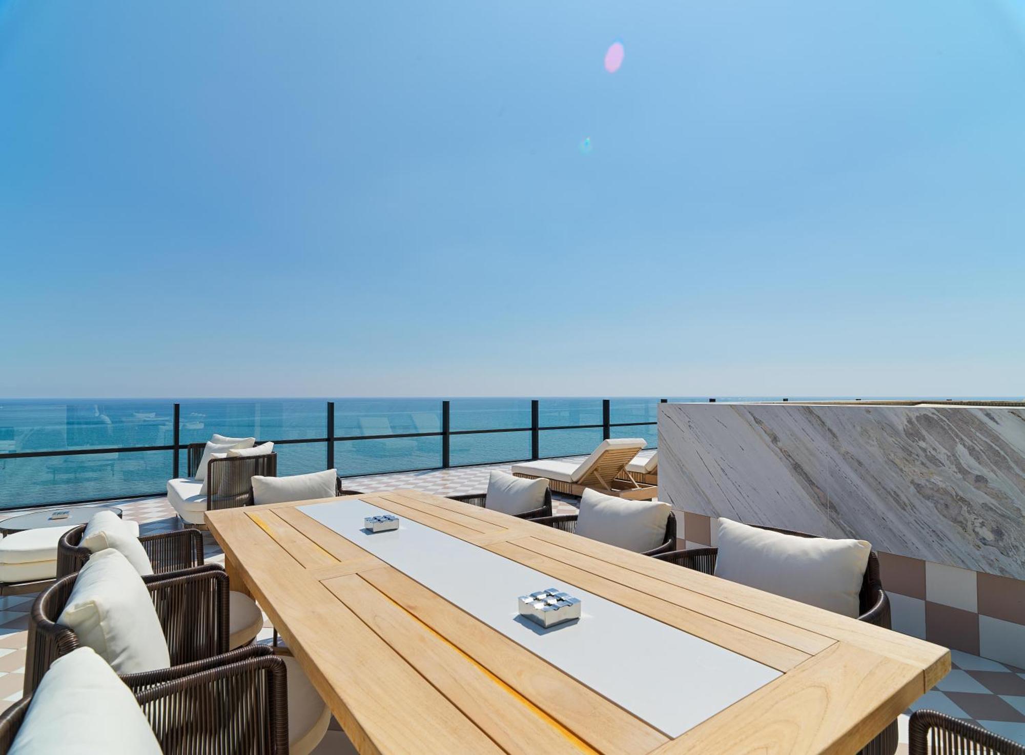 Liv Mackenzie Beach Suites Larnaca Adults Only Εξωτερικό φωτογραφία