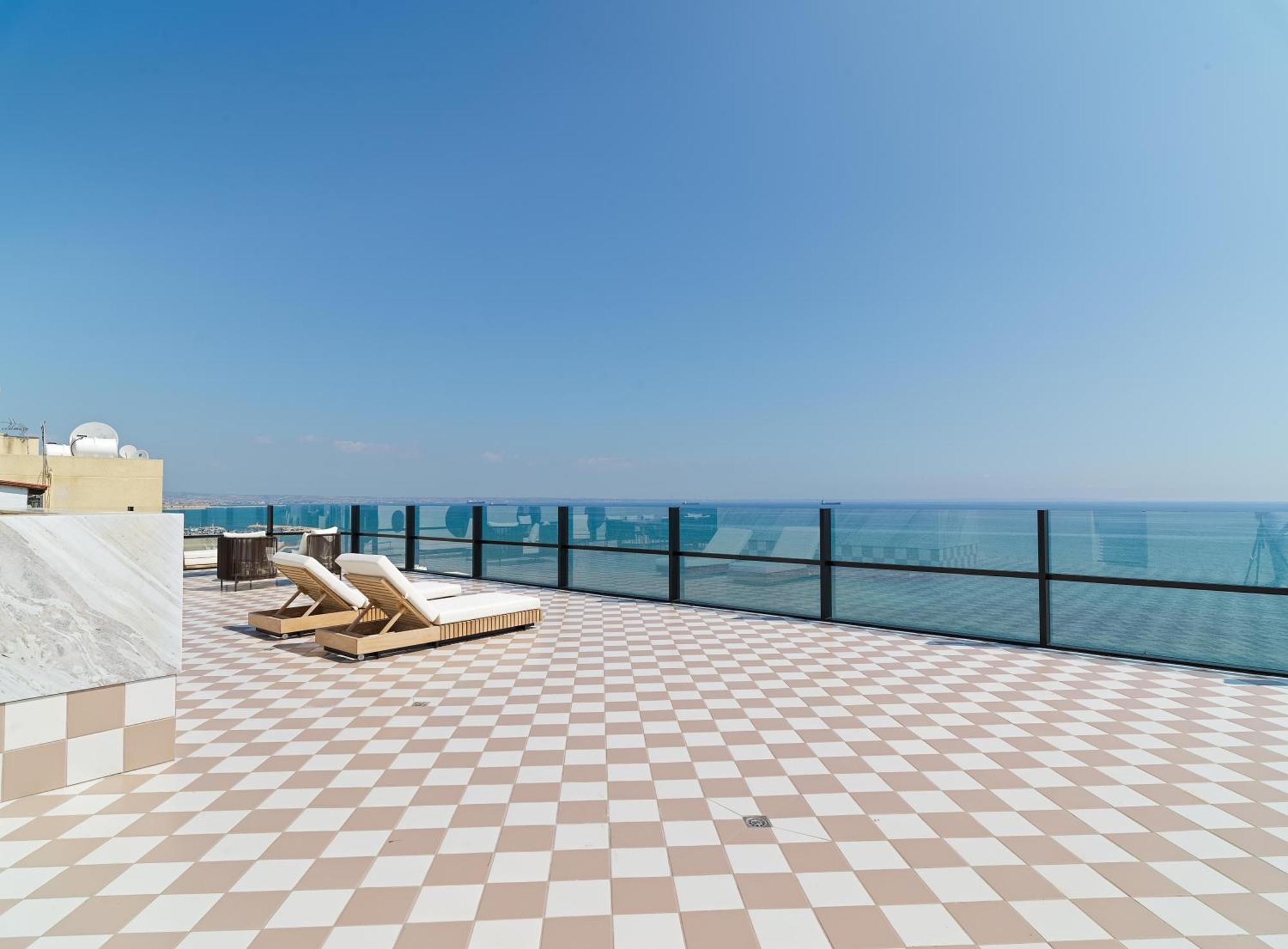 Liv Mackenzie Beach Suites Larnaca Adults Only Εξωτερικό φωτογραφία