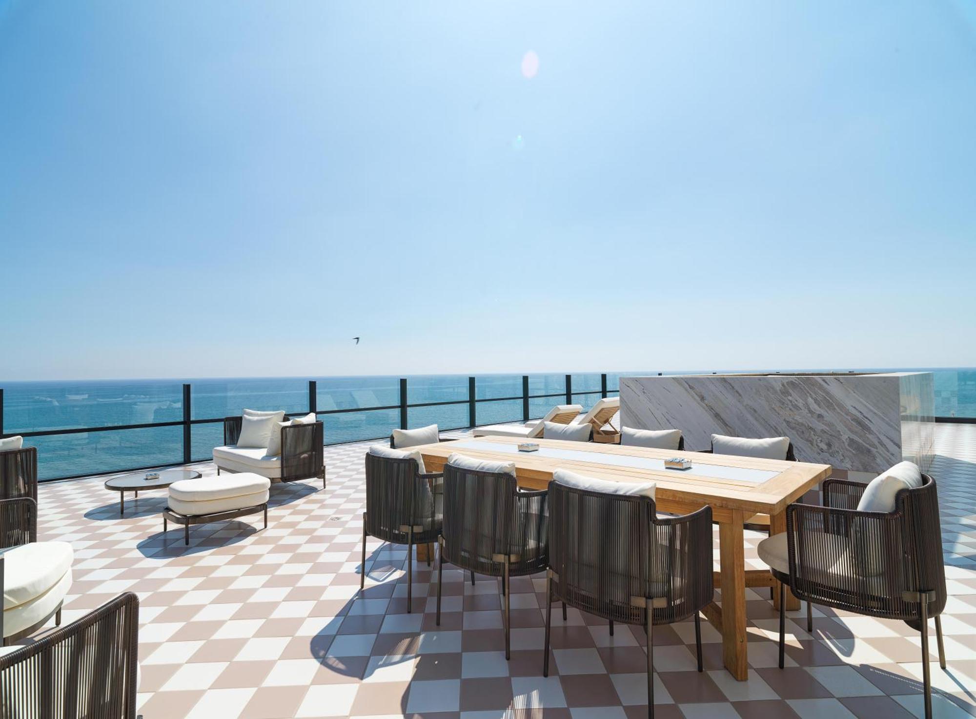 Liv Mackenzie Beach Suites Larnaca Adults Only Εξωτερικό φωτογραφία